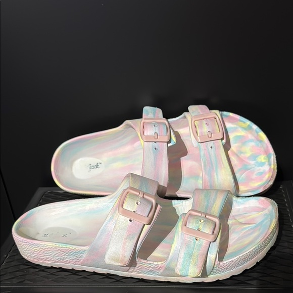 Girls | size 4 | Cat & Jack | Sandals - Picture 1 of 3